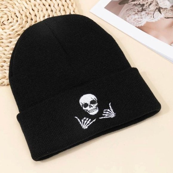 Embroidered Knit Beanie ~ SKULL ~ Rocker, Punk,‎ Unisex Winter Warm Cuff Hat - Picture 1 of 2